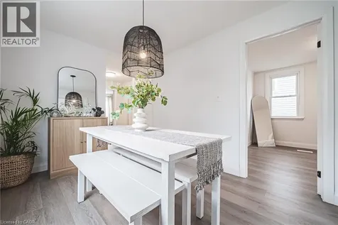 11 Broadview Avenue Cambridge ON N1R 3V6