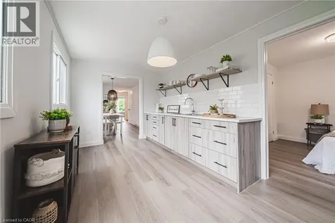 11 Broadview Avenue Cambridge ON N1R 3V6