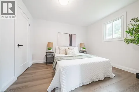 11 Broadview Avenue Cambridge ON N1R 3V6