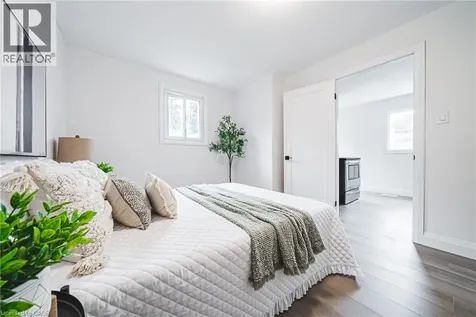 11 Broadview Avenue Cambridge ON N1R 3V6