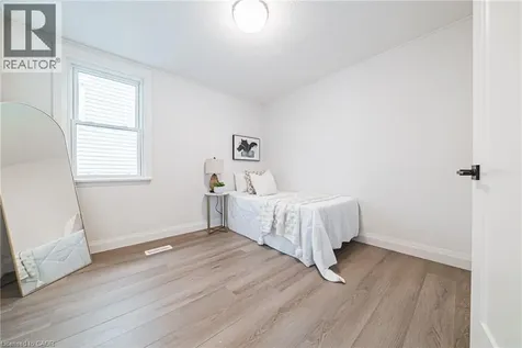 11 Broadview Avenue Cambridge ON N1R 3V6