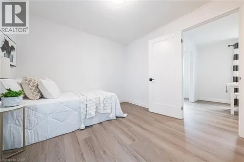 11 Broadview Avenue Cambridge ON N1R 3V6