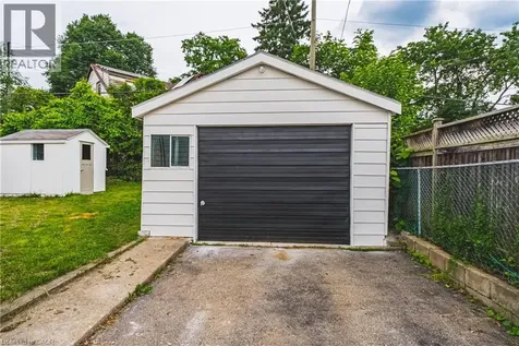 11 Broadview Avenue Cambridge ON N1R 3V6