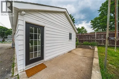 11 Broadview Avenue Cambridge ON N1R 3V6