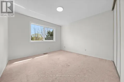 1841 Thistleleaf Crescent Ottawa ON K1C 5W8