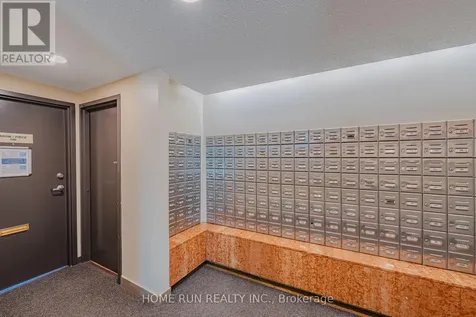 555 Brittany Drive Ottawa ON K1K 4C5