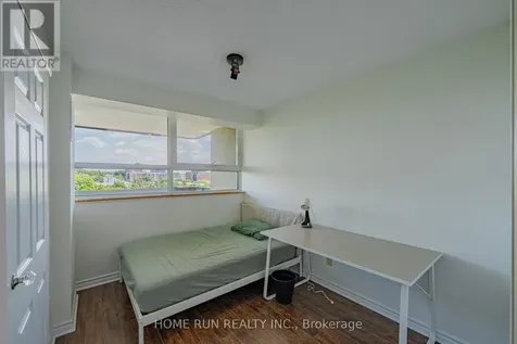 555 Brittany Drive Ottawa ON K1K 4C5