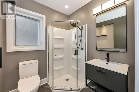 4 Queen Mary Street Ottawa ON K1K 1Y2