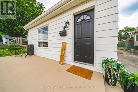 11 Broadview Crescent Cambridge ON N1R 3V6