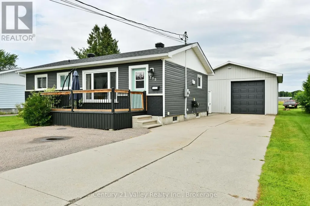 785 Eighth Street Renfrew ON K7V 1B5