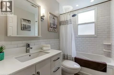 234 East 27th Street Hamilton ON L8V 3G4