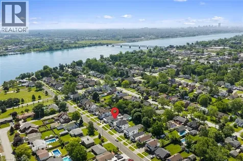 221 Bowen Road Fort Erie ON L2A 2Y6