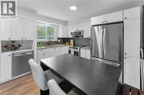 3322 Addison Avenue Niagara Falls ON L2J 3L1