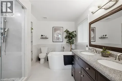 28 Taywood Court Hamilton ON L9H 7A2