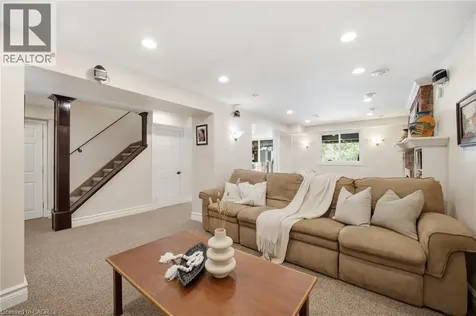28 Taywood Court Hamilton ON L9H 7A2