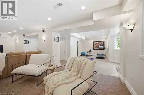 28 Taywood Court Hamilton ON L9H 7A2