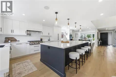 2029 Kempton Park Drive Mississauga ON L5M 2Z4