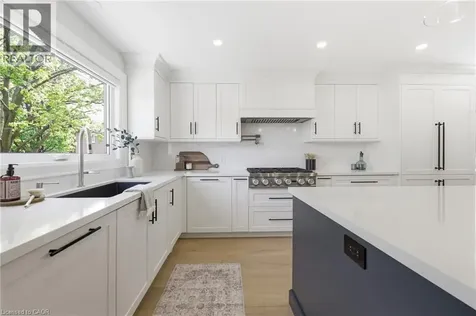 2029 Kempton Park Drive Mississauga ON L5M 2Z4