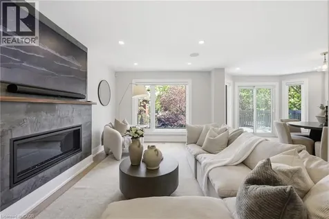 2029 Kempton Park Drive Mississauga ON L5M 2Z4