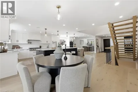 2029 Kempton Park Drive Mississauga ON L5M 2Z4