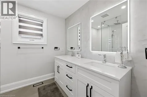 2029 Kempton Park Drive Mississauga ON L5M 2Z4