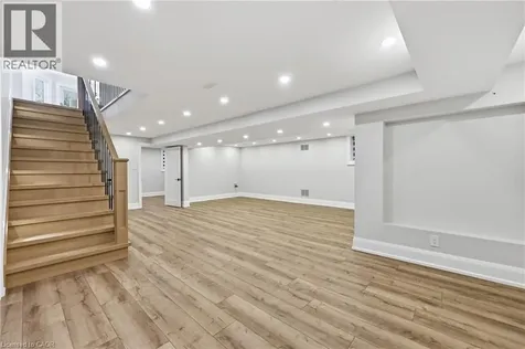 2029 Kempton Park Drive Mississauga ON L5M 2Z4