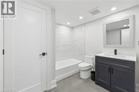 2029 Kempton Park Drive Mississauga ON L5M 2Z4