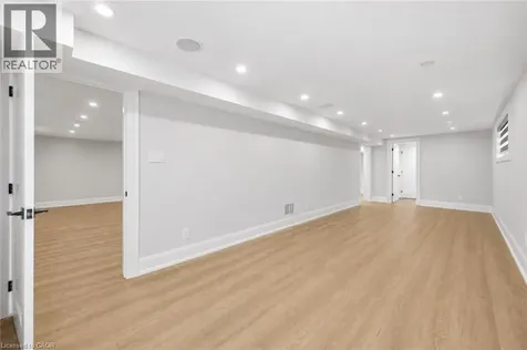 2029 Kempton Park Drive Mississauga ON L5M 2Z4