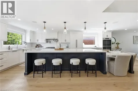 2029 Kempton Park Drive Mississauga ON L5M 2Z4
