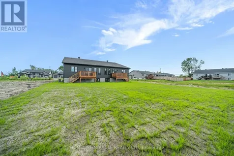 21 Portland Drive Cornwall ON K6H 0J4