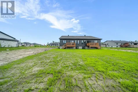 21 Portland Drive Cornwall ON K6H 0J4