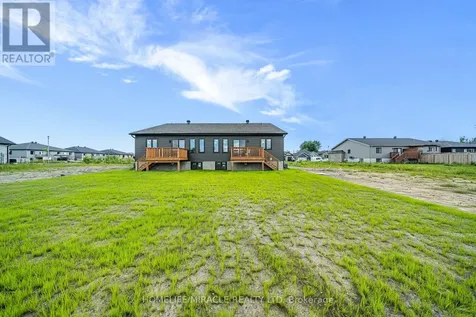21 Portland Drive Cornwall ON K6H 0J4