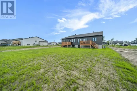 21 Portland Drive Cornwall ON K6H 0J4