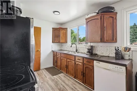 1361 Rose Marie Avenue Sudbury ON P3A 4E4