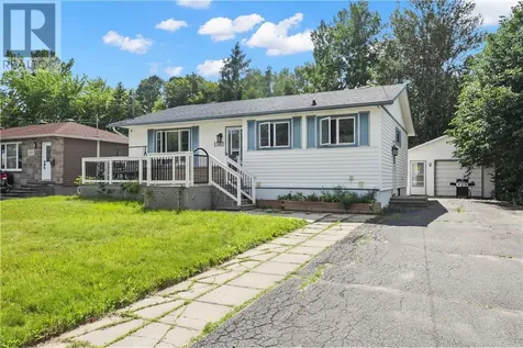 1361 Rose Marie Avenue Sudbury ON P3A 4E4