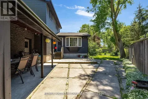 17 Walker Avenue Orillia ON L3V 6G8
