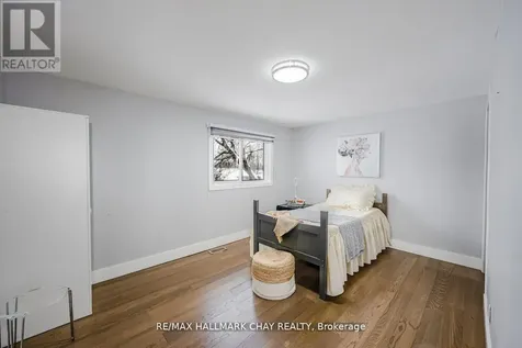 17 Walker Avenue Orillia ON L3V 6G8