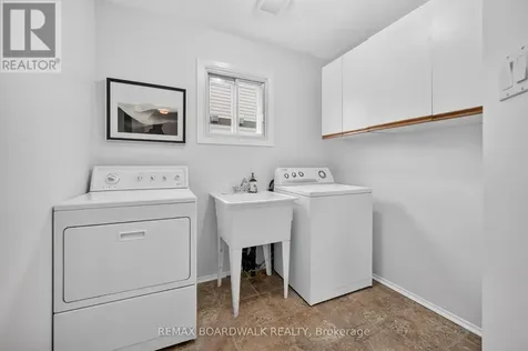 735 Clearcrest Crescent Ottawa ON K4A 3E7