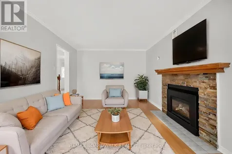 735 Clearcrest Crescent Ottawa ON K4A 3E7