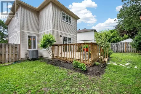 735 Clearcrest Crescent Ottawa ON K4A 3E7