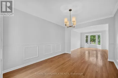 735 Clearcrest Crescent Ottawa ON K4A 3E7