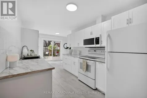 735 Clearcrest Crescent Ottawa ON K4A 3E7