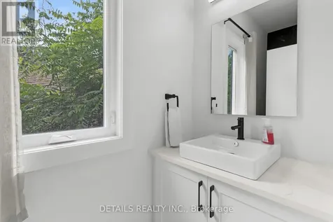 2691 Violet Street Ottawa ON K2B 6X1
