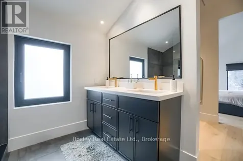 142 Sixth Street Collingwood ON L9Y 1Y9