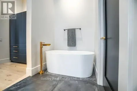 142 Sixth Street Collingwood ON L9Y 1Y9