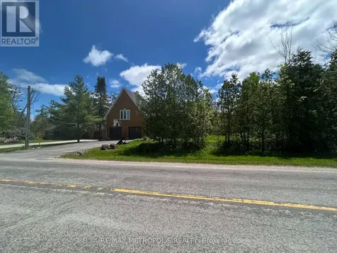 593 Lakeshore Road East Oro-medonte ON L5G 1J4