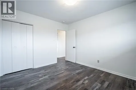 4 Starlight Court Hamilton ON L8K 4C8