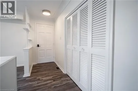 4 Starlight Court Hamilton ON L8K 4C8