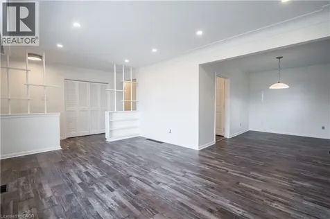 4 Starlight Court Hamilton ON L8K 4C8