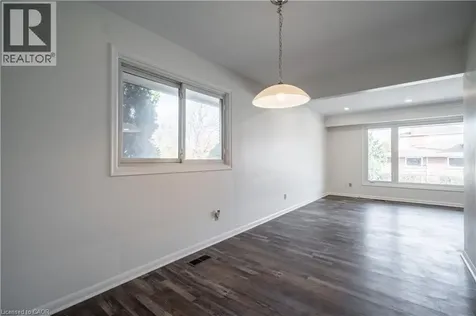 4 Starlight Court Hamilton ON L8K 4C8